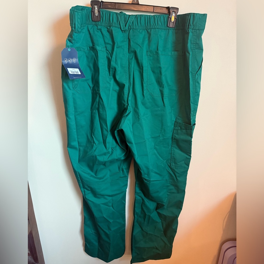 Cherokee Workwear Revolution Men's 7-Pocket Stretch Cargo Scrub Pants - Picture 5 of 5